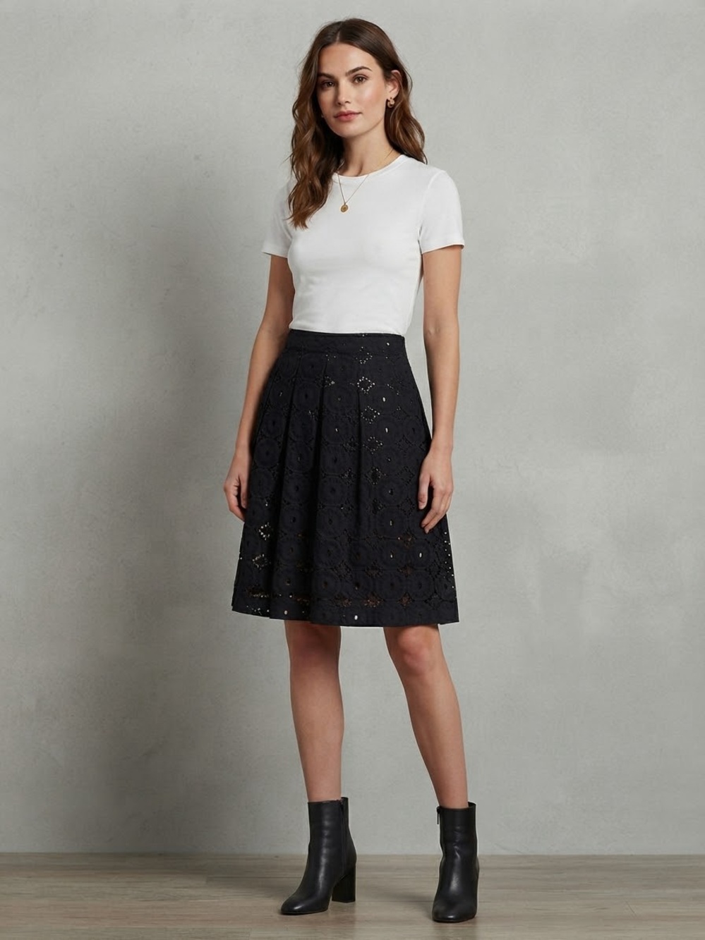Banana Republic Black Eyelet A-Line Skirt Fully Lined Size 2